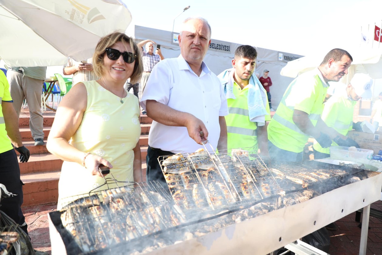 Ereğli Balık Festivalinde Vatandaşlara Binlerce Balık Ekmek İkramı